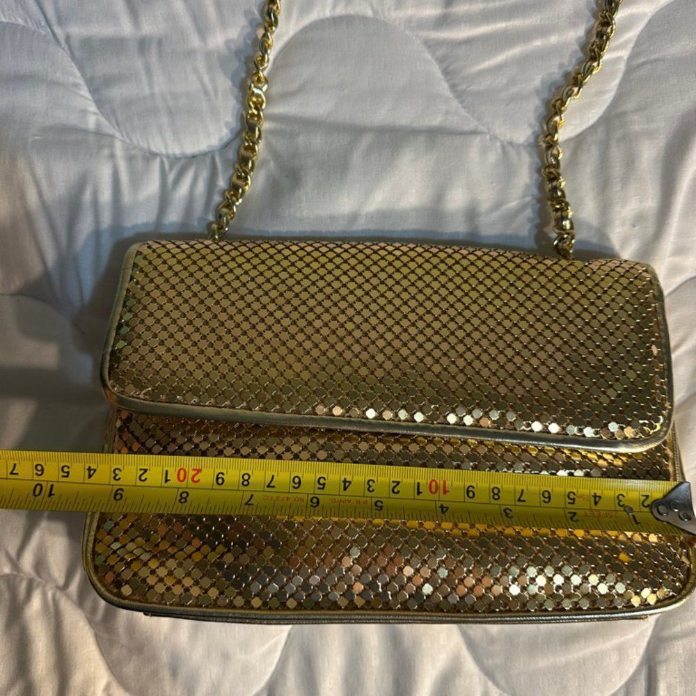 Gold flashy cross body purse - Picture 9 of 11